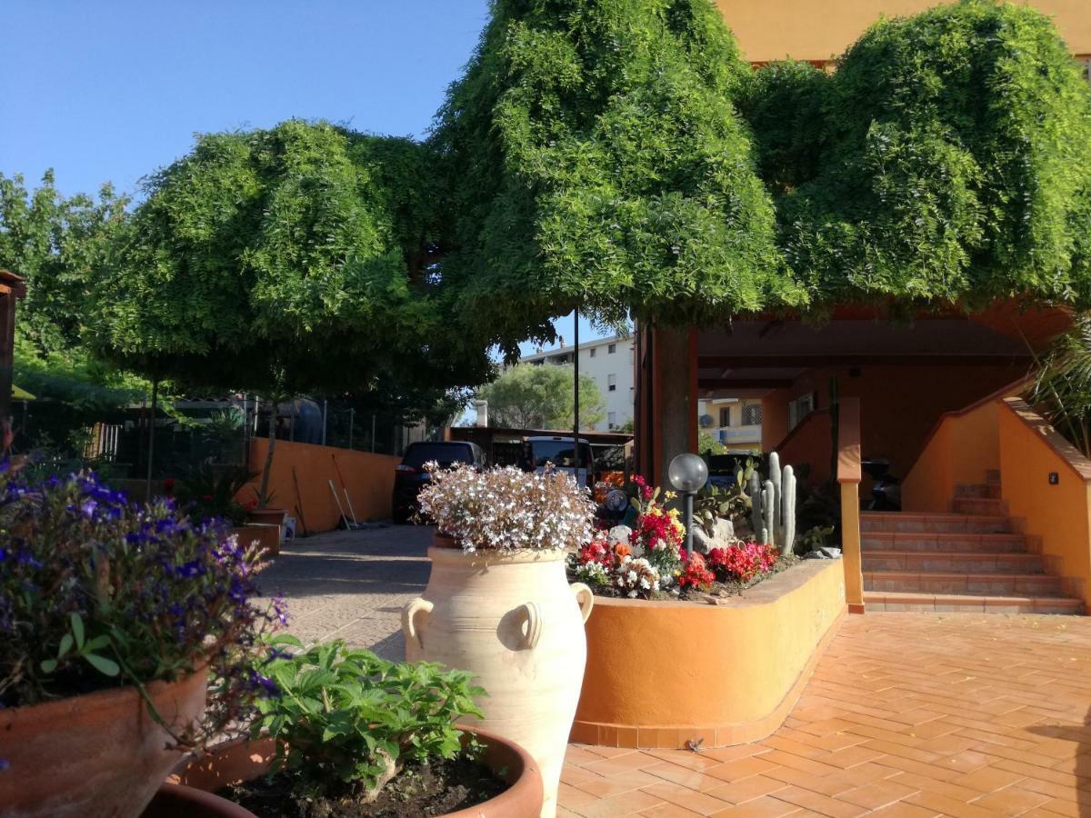 Casa Vacanze Villa Carmela Porto Torres Buitenkant foto
